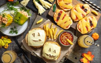 Plan a Kids Halloween Party with These Spooky Snacks!