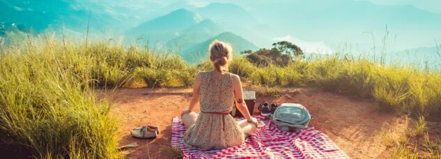 4 Fun Hairstyles You Can Wear on a Picnic Date