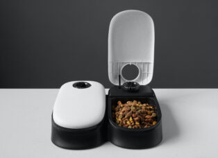 How Automatic Pet Feeders Can Make Life Easier for You and Your Pet?