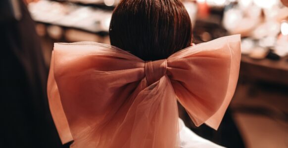 Why Big Bows Are Stealing the Fashion Spotlight?