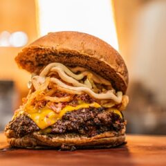 Smashed Burgers and the Global Obsession with Crispy Beef Patties