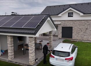 DIY Solar Powered Charging Stations for Your Backyard.