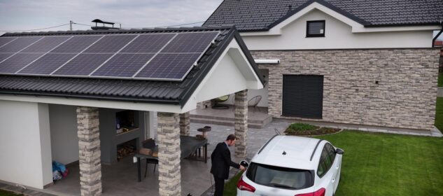 DIY Solar Powered Charging Stations for Your Backyard.