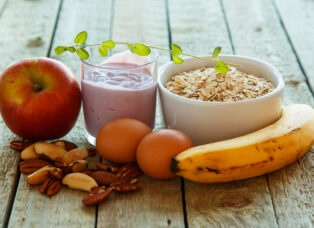 13 Quick Breakfasts Under 300 Calories to Power Your Busy Mornings