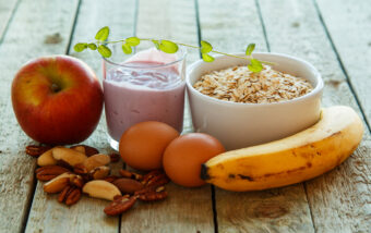 13 Quick Breakfasts Under 300 Calories to Power Your Busy Mornings