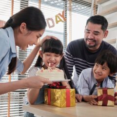 Should Siblings Get Birthday Gifts Here’s What Child Experts Really Think