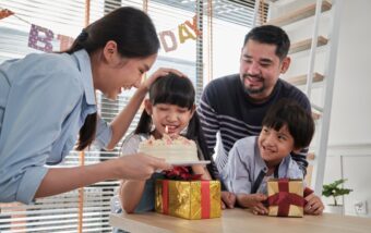 Should Siblings Get Birthday Gifts Here’s What Child Experts Really Think
