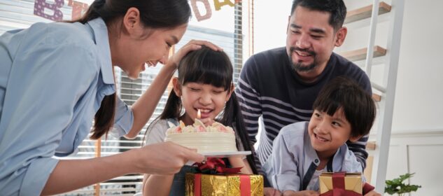 Should Siblings Get Birthday Gifts Here’s What Child Experts Really Think