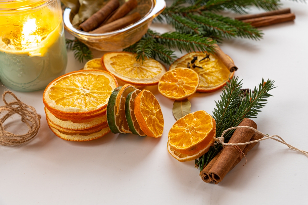 How to Make a Cinnamon Stick and Dried Orange Garland?